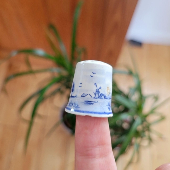 Vintage Farm Scene with Windmill, Farm Houses & Birds Thimble - Picture 11 of 15